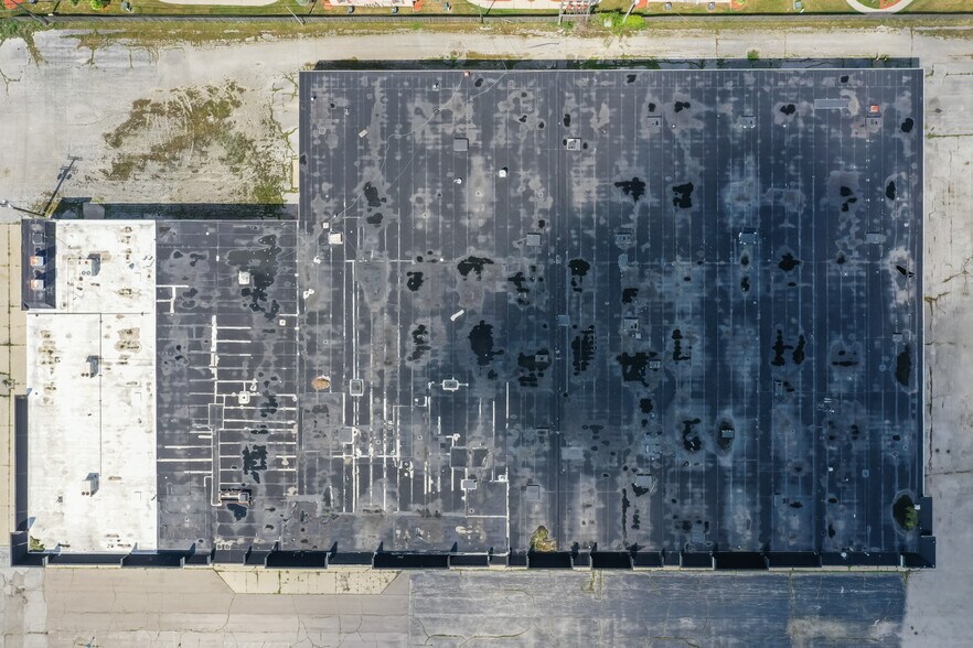 More Photos Of 2865-2885 Bay Rd, Saginaw Freestanding For Sale