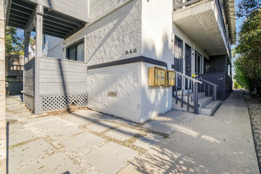 More Photos Of 240 3rd Ave, Venice Apartments For Sale