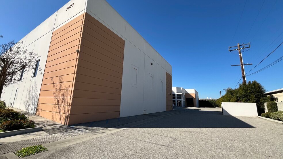 More Photos Of 2023-2027 Chico Ave, South El Monte Warehouse For Lease