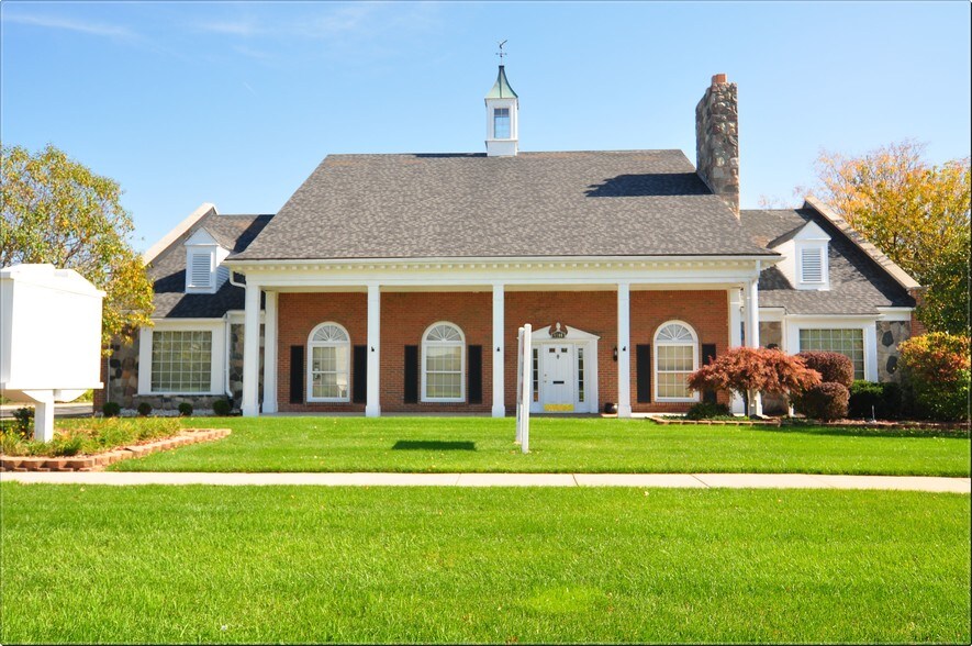 More Photos Of 4700 Rochester Rd, Troy Medical For Lease