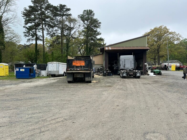 More Photos Of 24567 DuPont Blvd, Georgetown Truck Terminal For Sale