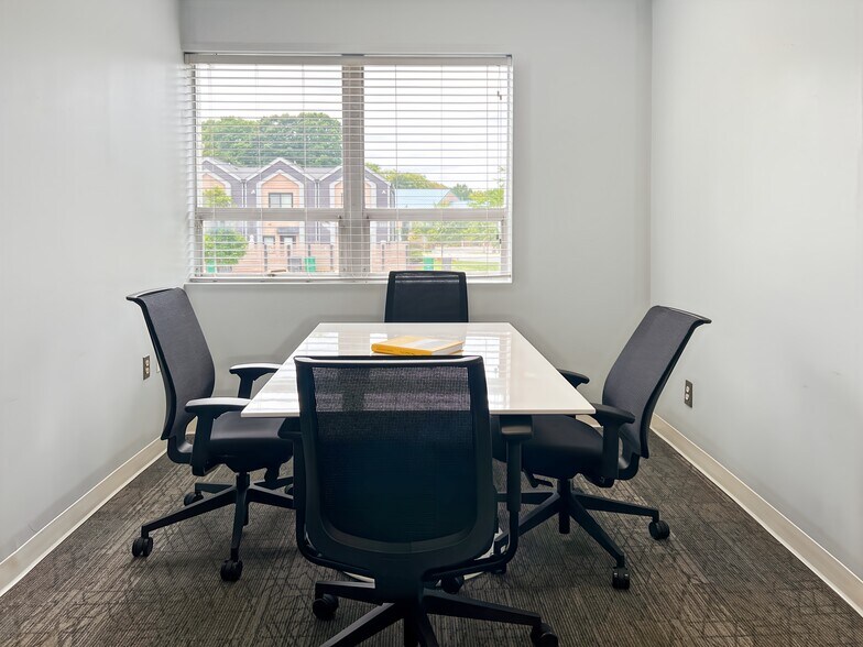More Photos Of 3117 Whiting Ave, Charlotte Coworking Space