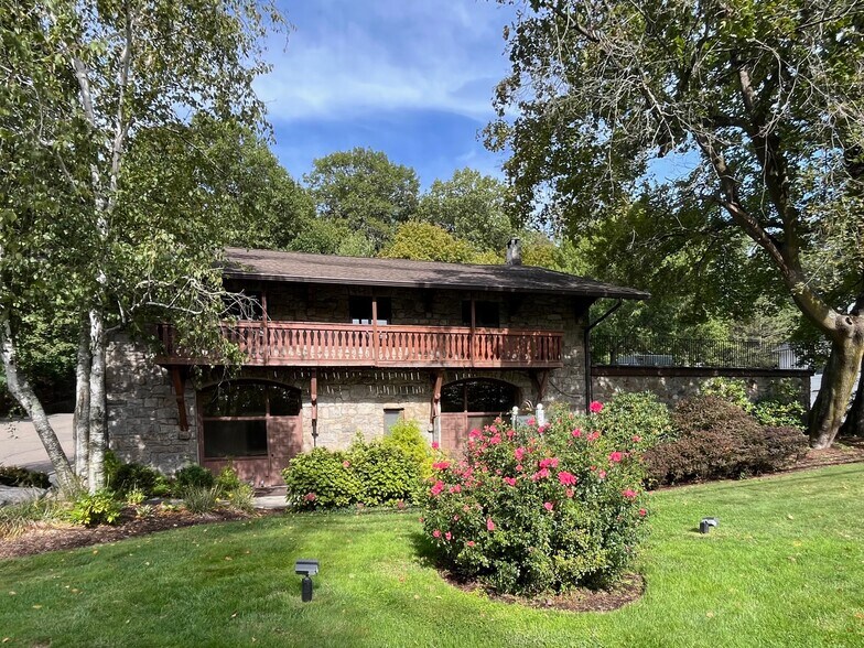 More Photos Of 212 Post Rd W, Westport Medical For Lease