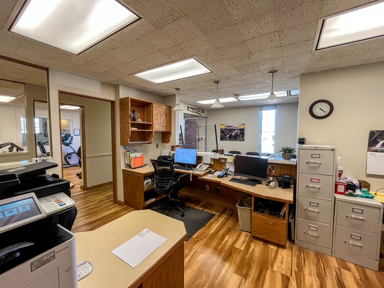 More Photos Of 2001 7th St, Rapid City Office For Sale