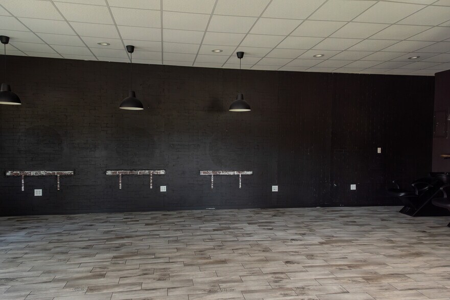 More Photos Of 18820 Fm 2252, San Antonio Freestanding For Lease