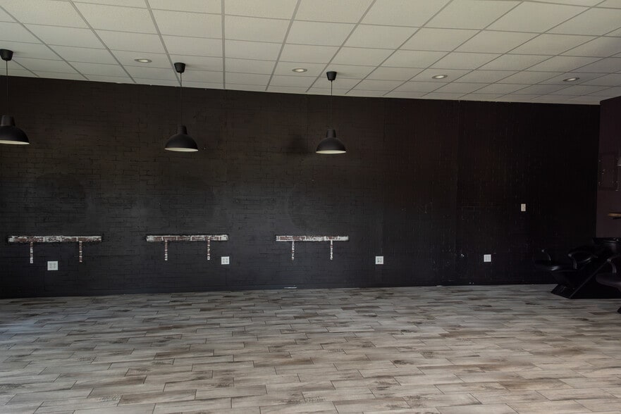 More Photos Of 18820 Fm 2252, San Antonio Freestanding For Lease