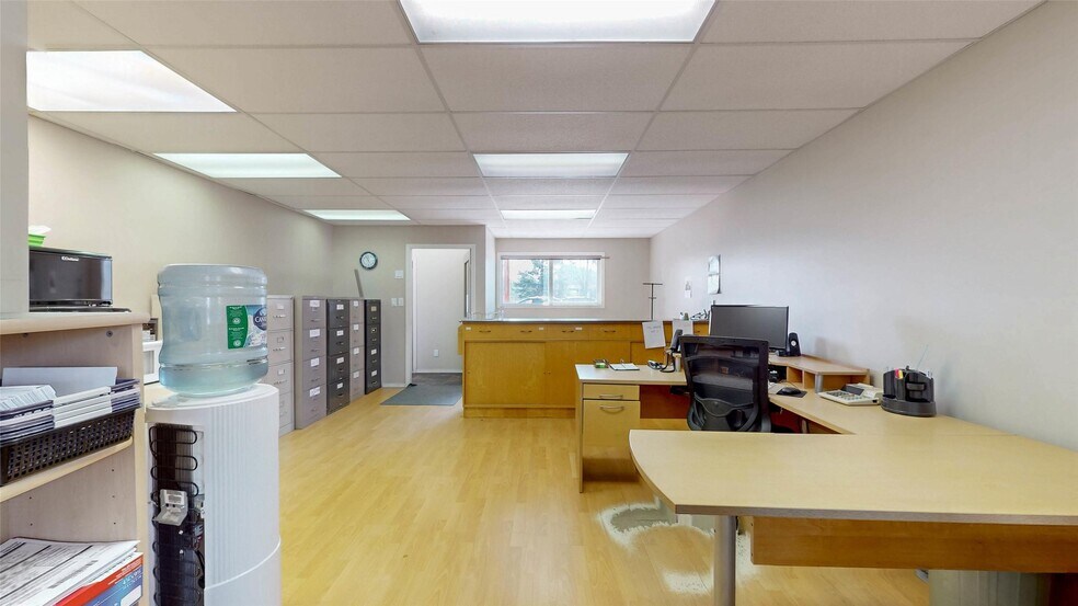 More Photos Of 609 Hwy 97, Osoyoos Office For Sale