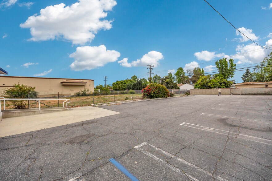 More Photos Of 118 Live Oak Ave, Arcadia Storefront For Sale