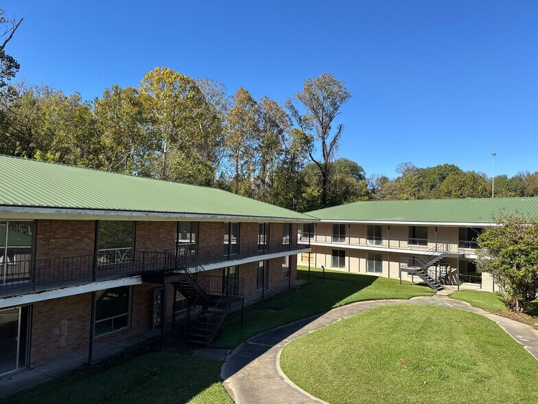 More Photos Of 3120 S Frontage Rd, Vicksburg Apartments For Sale