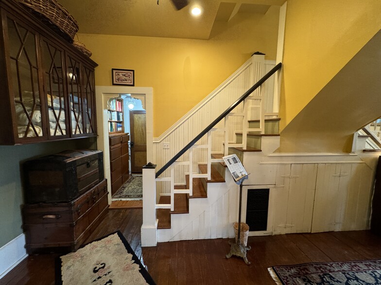 More Photos Of 224 W Chickasaw St, Tahlequah Hospitality For Sale