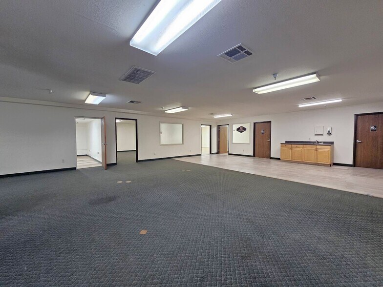 More Photos Of 13725-13731 Proctor Ave, City of Industry Warehouse For Lease