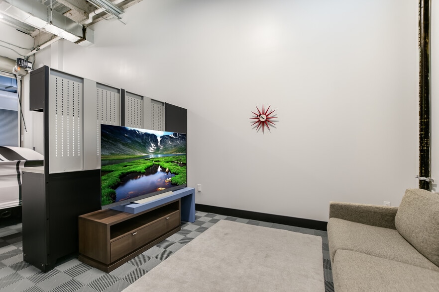 More Photos Of 4229 North FM 620, Austin Flex For Sale