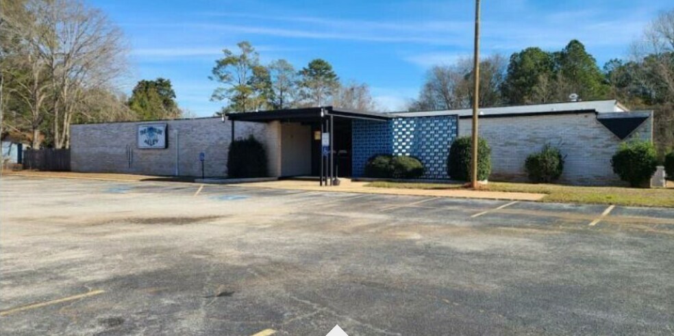 Primary Photo Of 3212 20th Ave, Valley All Leisure For Lease