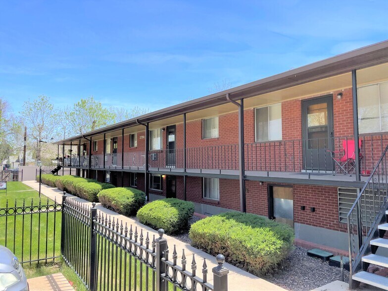 More Photos Of 7250-7270 Newton St, Westminster Apartments For Sale