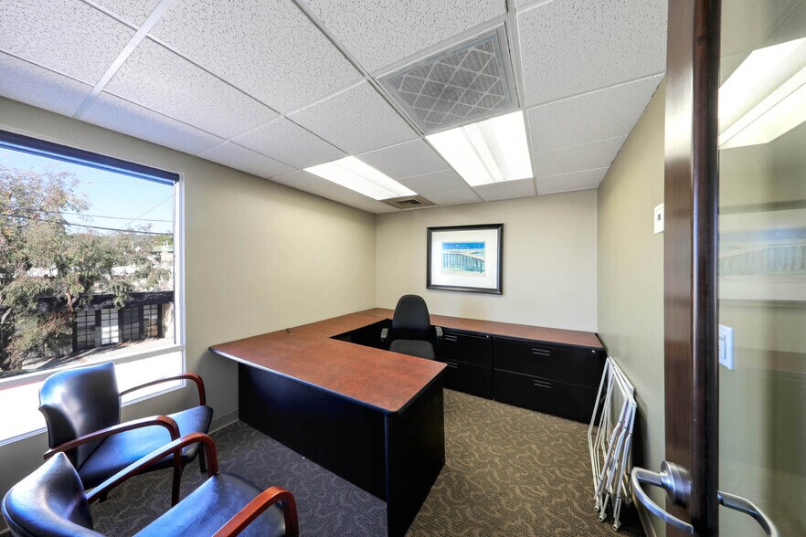 More Photos Of 900-944 Glenneyre St, Laguna Beach Office Residential For Lease