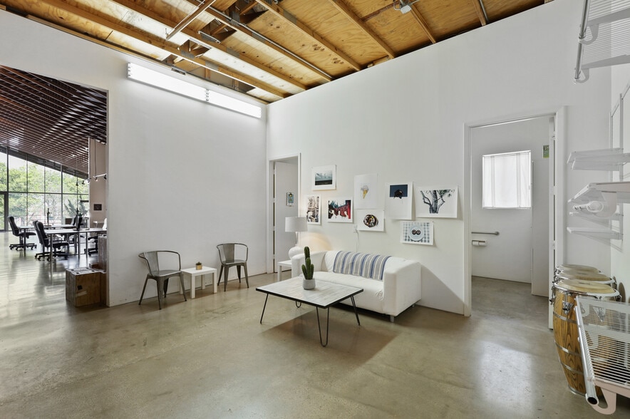 More Photos Of 1007 Folsom St, Dallas Loft Creative Space For Sale