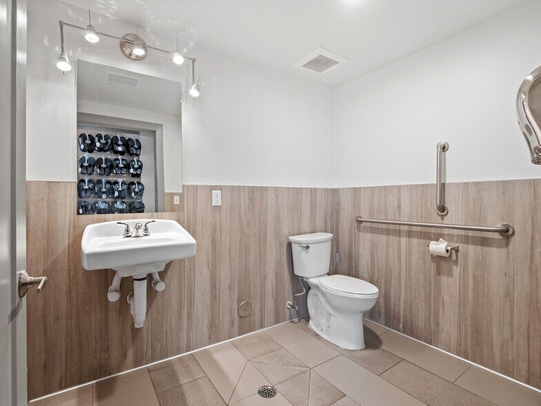More Photos Of 2120 Ford St, Golden Restaurant For Sale