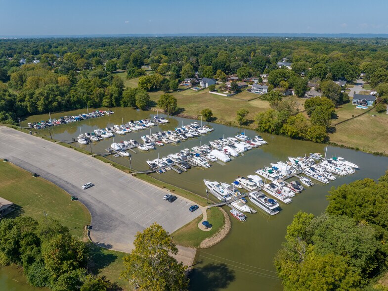 More Photos Of 4000 Utica Pike, Jeffersonville Marina For Sale