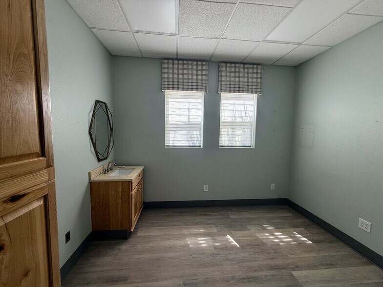 More Photos Of 1492 Us Highway 395 N, Gardnerville Unknown For Lease