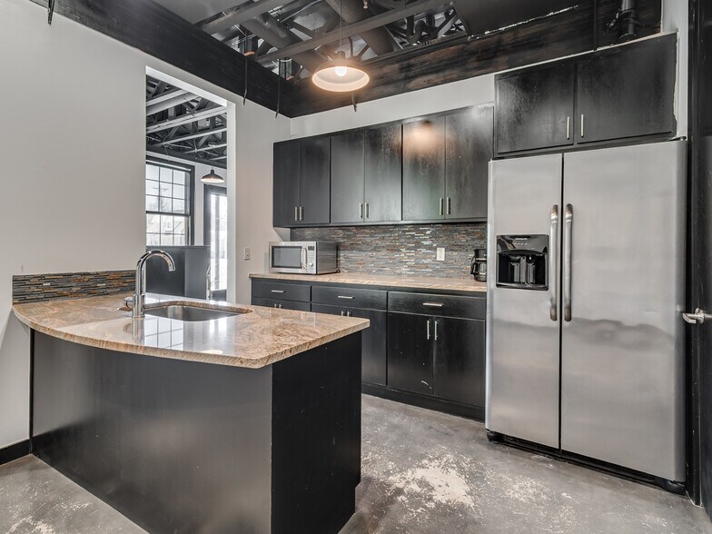 More Photos Of 235 W Hurd St, Edmond Office For Sale