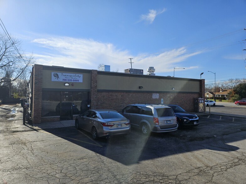 More Photos Of 15101-15111 S Cicero Ave, Oak Forest Unknown For Lease