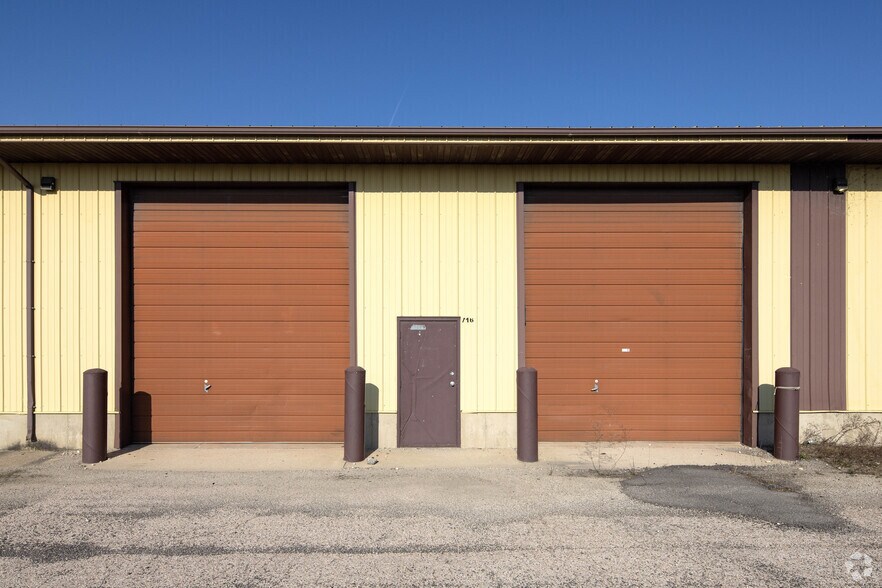 More Photos Of 3504 S Virginia, Crystal Lake Truck Terminal For Sale