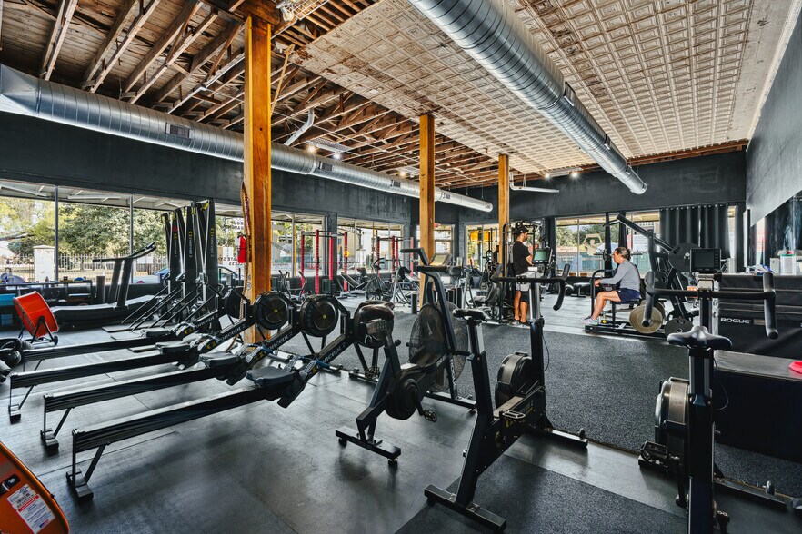 More Photos Of 1941-1947 N New Braunfels Ave, San Antonio Storefront Retail Office For Lease