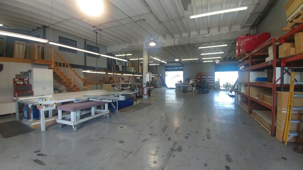 More Photos Of 2169 10th St, Sarasota Warehouse For Sale