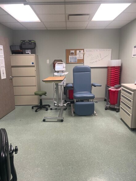 More Photos Of 3828 Avenue N, Galveston Hospital For Lease