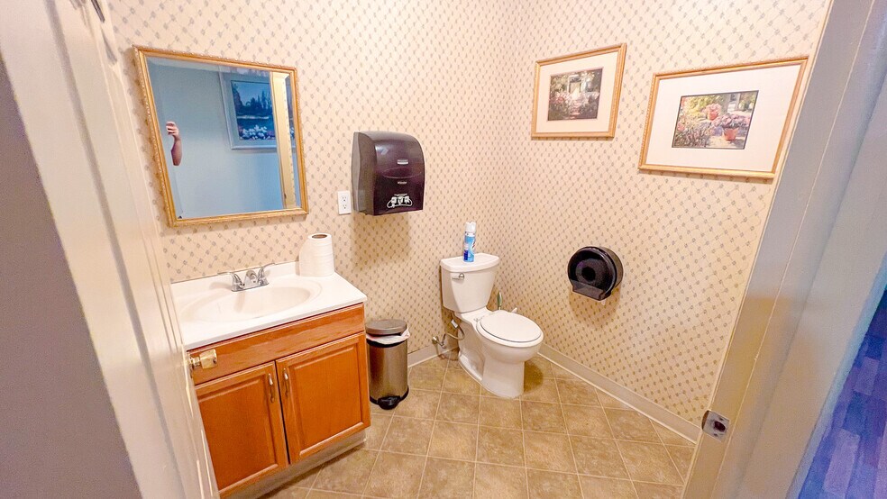 More Photos Of 411 E Marlton Pike, Cherry Hill Office For Lease