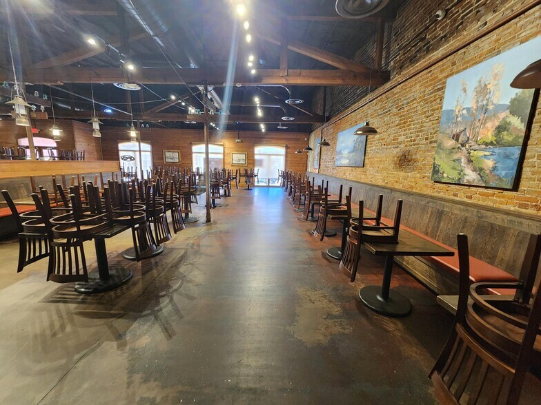 More Photos Of 122 Main St, Thomson General Retail For Sale