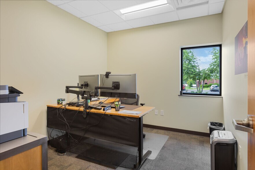 More Photos Of 533 Myatt Dr, Madison Showroom For Sale