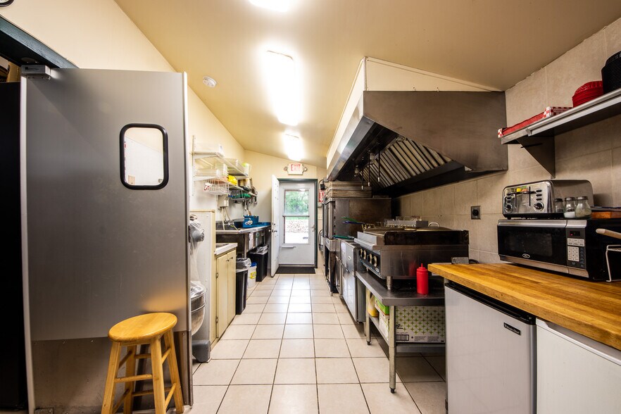 More Photos Of 1364 County Highway 12 rd, Mount Vision Storefront For Sale