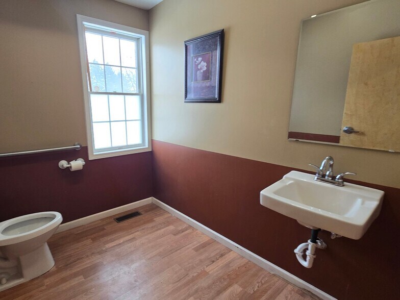 More Photos Of 45 Webster Commons Blvd, Webster Medical For Lease