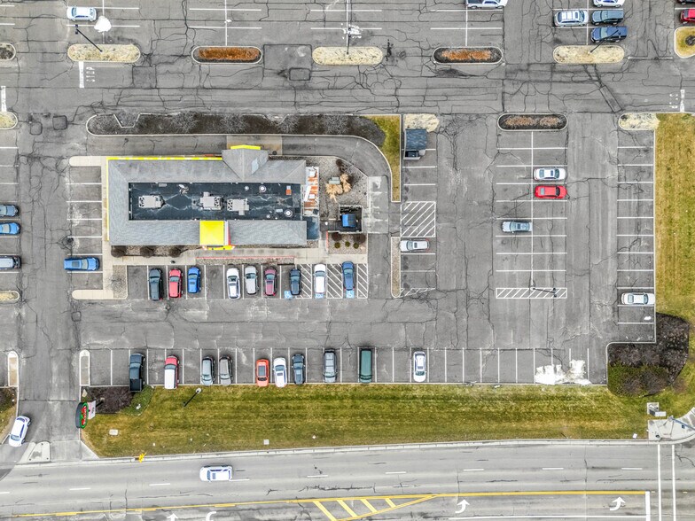 More Photos Of 3929 Everhard Rd NW, Canton Restaurant For Lease