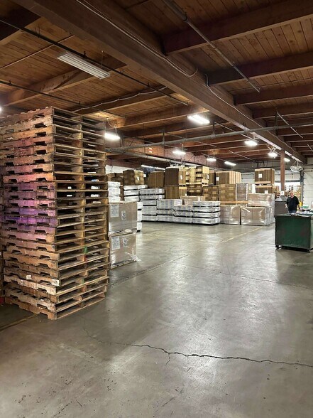 More Photos Of 2840 NW 35th Ave, Portland Warehouse For Sale