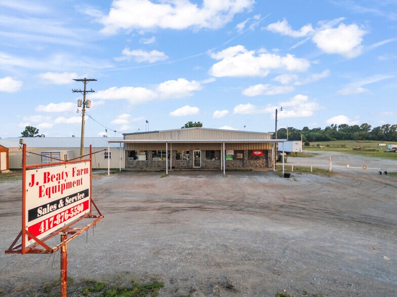 More Photos Of 60 US-54 Hwy, El Dorado Springs General Retail For Sale