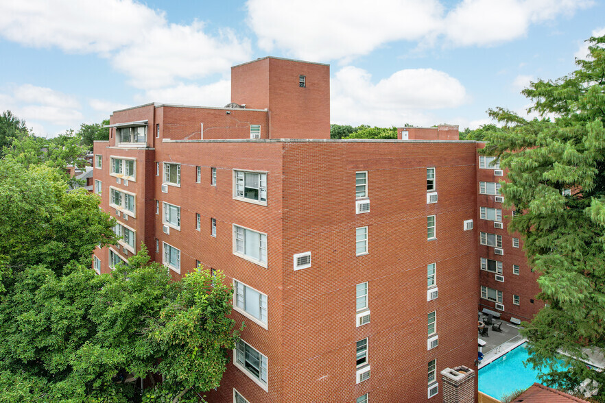 Primary Photo Of 512 W Ormsby Ave, Louisville Apartments For Sale