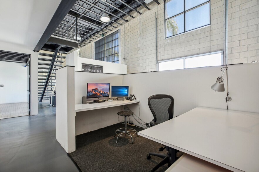 More Photos Of 411 30th St, Newport Beach Loft Creative Space For Sale