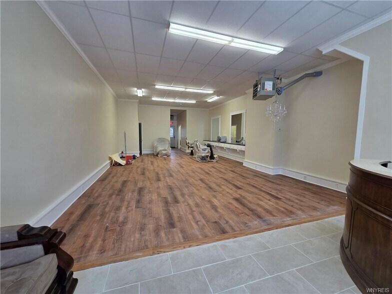 More Photos Of 6 State St, Middleport Storefront Retail Residential For Lease