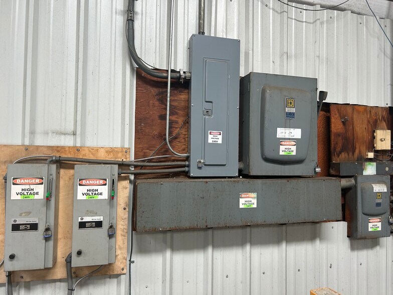 More Photos Of 1809 S Peyco Dr, Arlington Warehouse For Sale