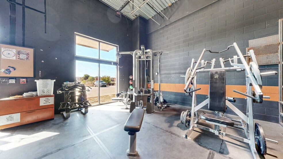 More Photos Of 943-965 E 11th St, Loveland Warehouse For Sale