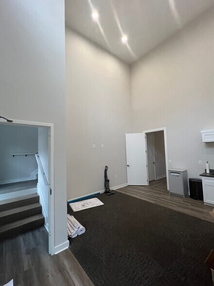 More Photos Of 6110 McFarland Station Dr, Alpharetta Office For Sale