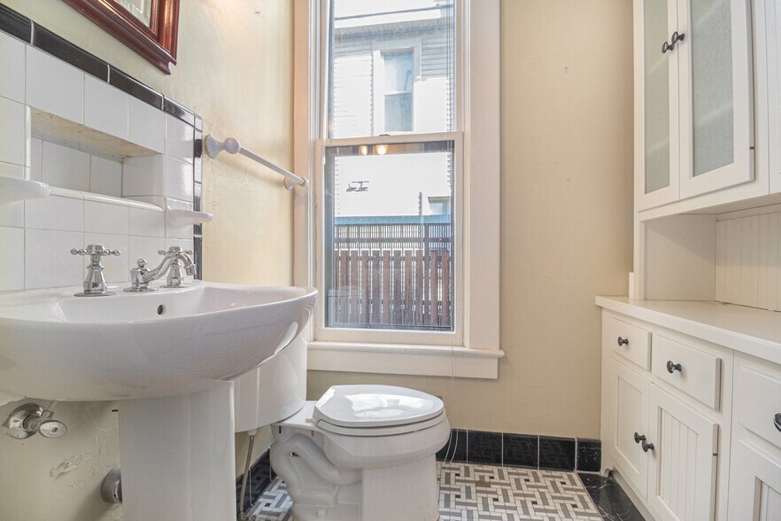 More Photos Of 318 S Thayer St, Ann Arbor Flex For Sale