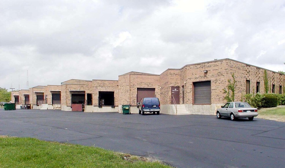 More Photos Of 33-47 Chestnut Ave, Westmont Warehouse For Lease