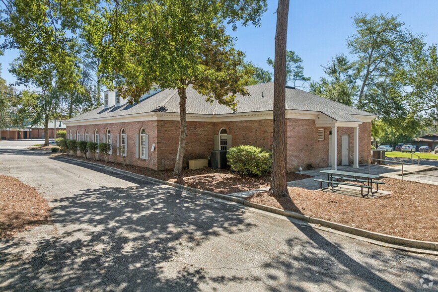 More Photos Of 2718 N Oak St, Valdosta Medical For Sale