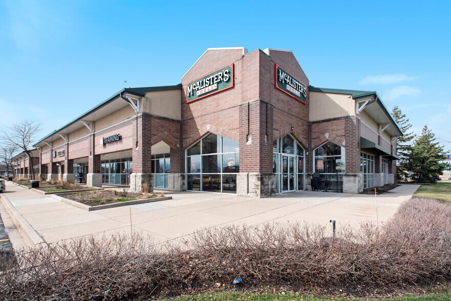 More Photos Of 2241 Willow Rd, Glenview Storefront For Sale