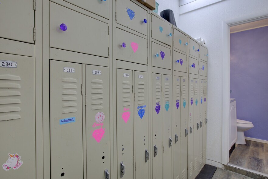 More Photos Of 1560 SE Stephens St, Roseburg Freestanding For Sale