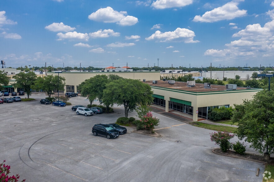 More Photos Of 11037 W FM-1960, Houston Unknown For Lease