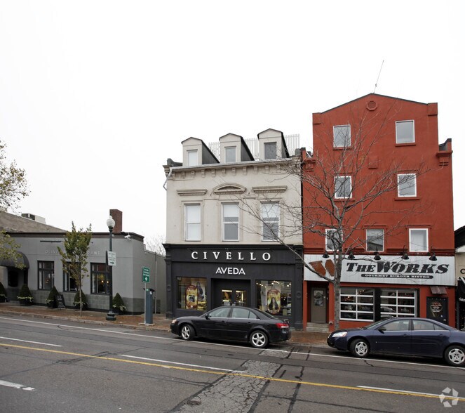 More Photos Of 145 Lakeshore Rd E, Oakville General Retail For Sale